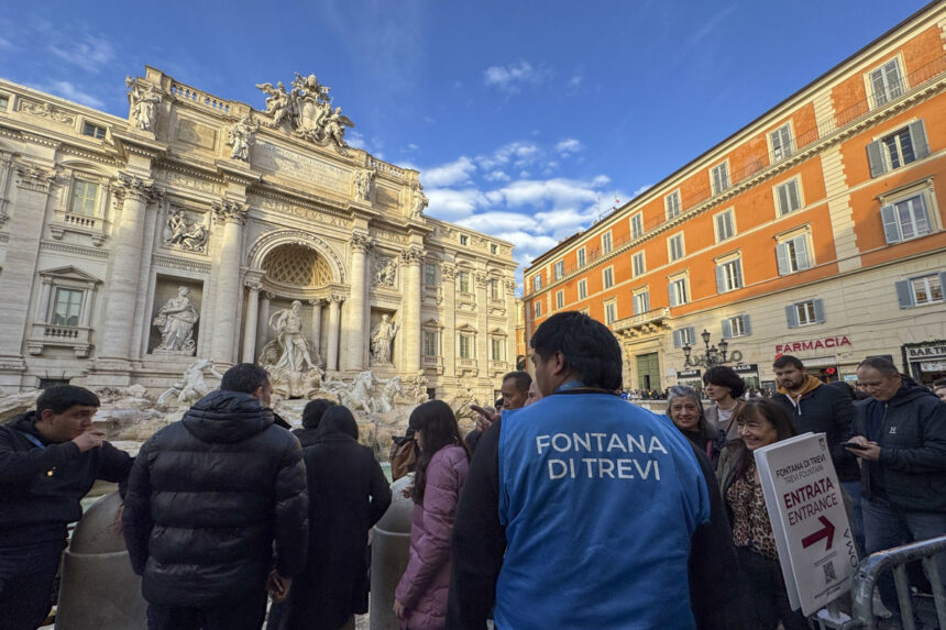 cobro entrada Fontana di Trevi, Fontana di Trevi, Fuente de Trevi, Italia, Europeando, QuéOnnda