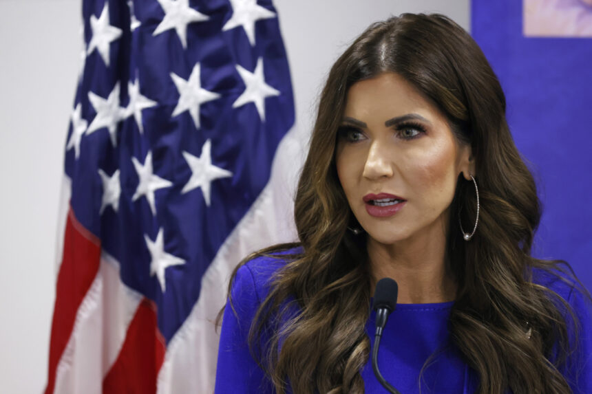 Cámaras corporales agentes inmigración, cámaras corporales, agentes inmigración, Kristi Noem, secretaria Seguridad Nacional, QuéOnnda