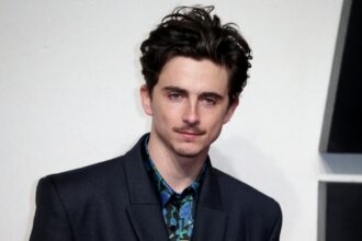 Timothée Chalamet, Anamaria Vartolomei