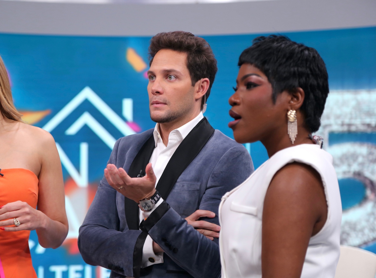 Chiky Bombom is left out of En Casa con Telemundo