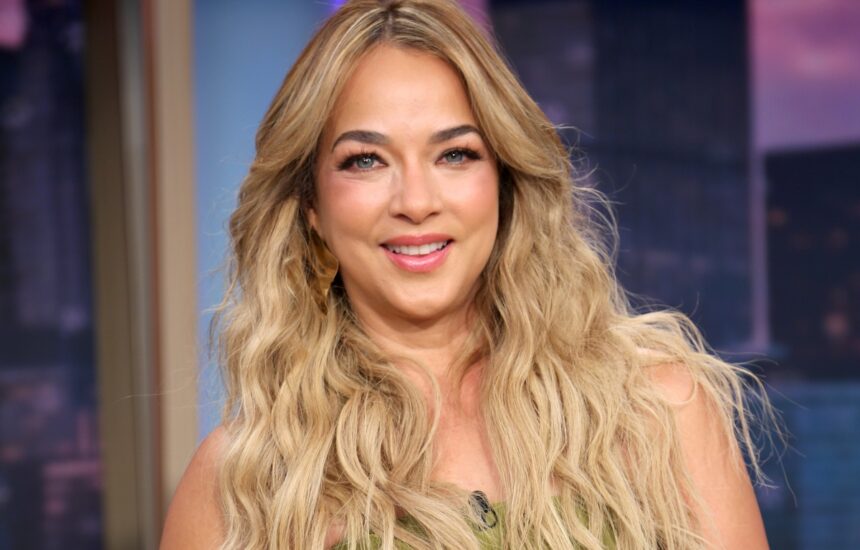 Adamari Lopez was unfaithful with a married woman