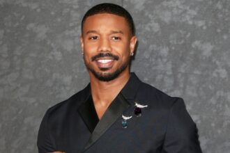 Michael B Jordan celebra su Óscar con hamburguesas