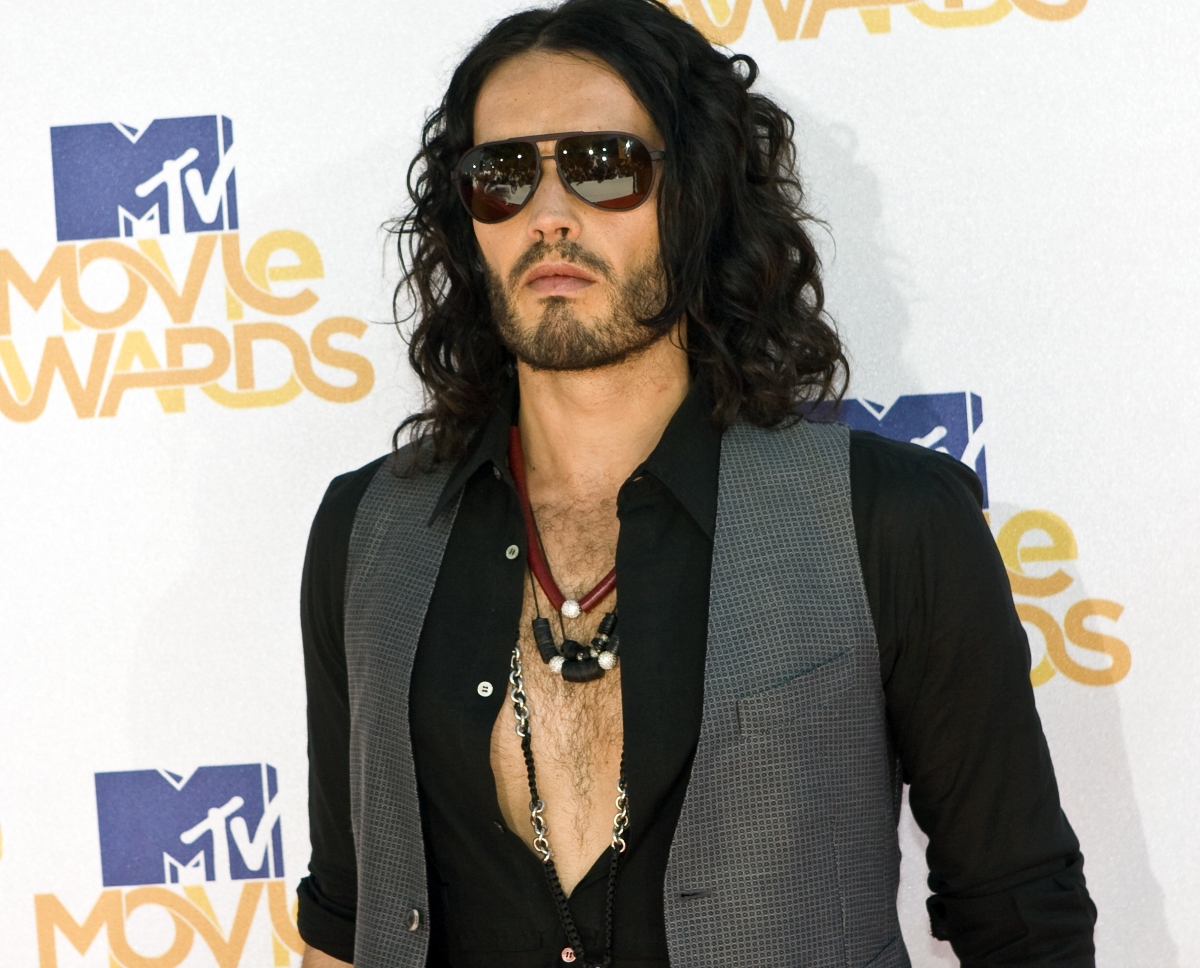 Russell Brand actor's trial delayed  