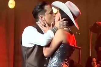 Christian Nodal y Ángela Aguilar de vacaciones semana santa