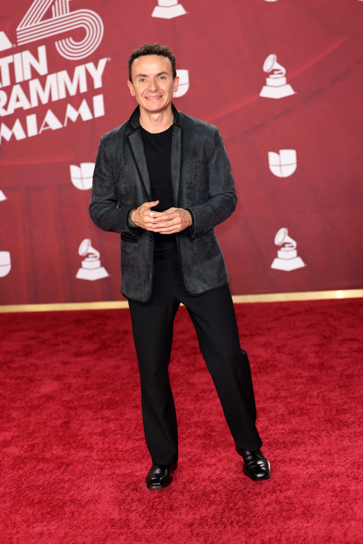 Fonseca transforms himself for his 'Tropicalia' show