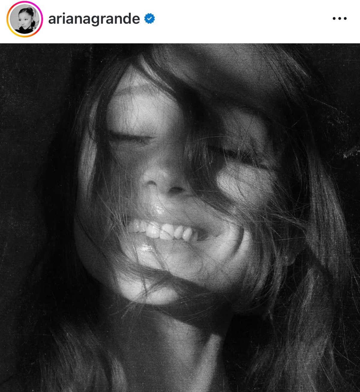 Ariana Grande anuncia 'Petal' su nuevo disco