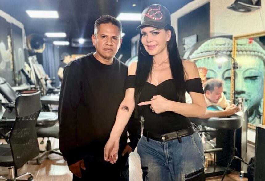 Maribel Guardia se tatúa a su hijo Julián Figueroa