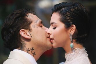 Ángela Aguilar retoca foto con Christian Nodal