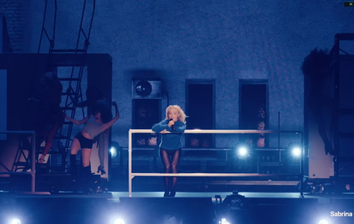 Sabrina Carpenter triumphs at Coachella