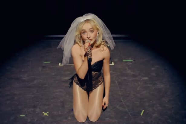 Sabrina Carpenter triunfa en Coachella