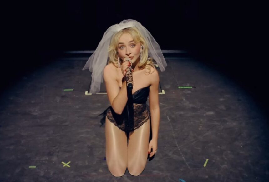 Sabrina Carpenter triumphs at Coachella