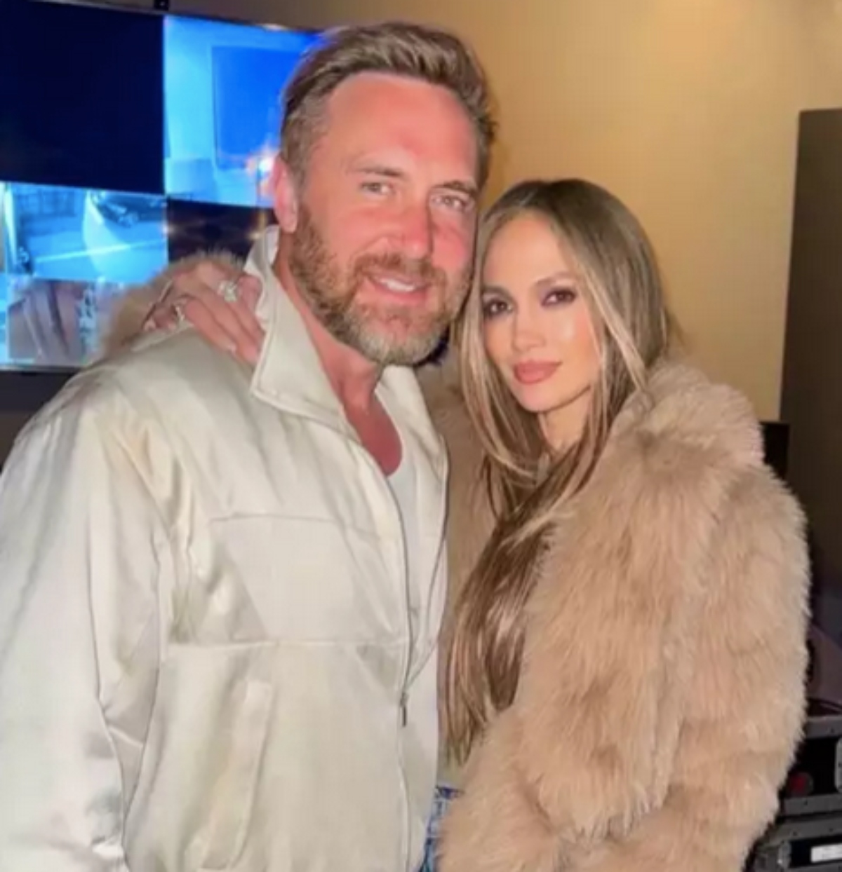 Jennifer Lopez makes a surprise appearance at Coachella