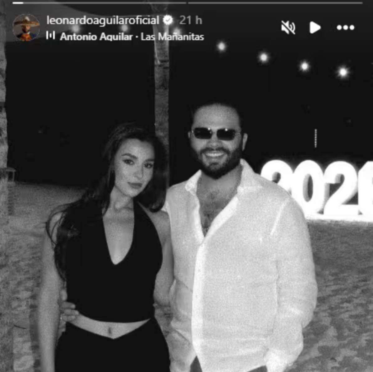 Leonardo Aguilar presenta a su novia Adriana Caballero