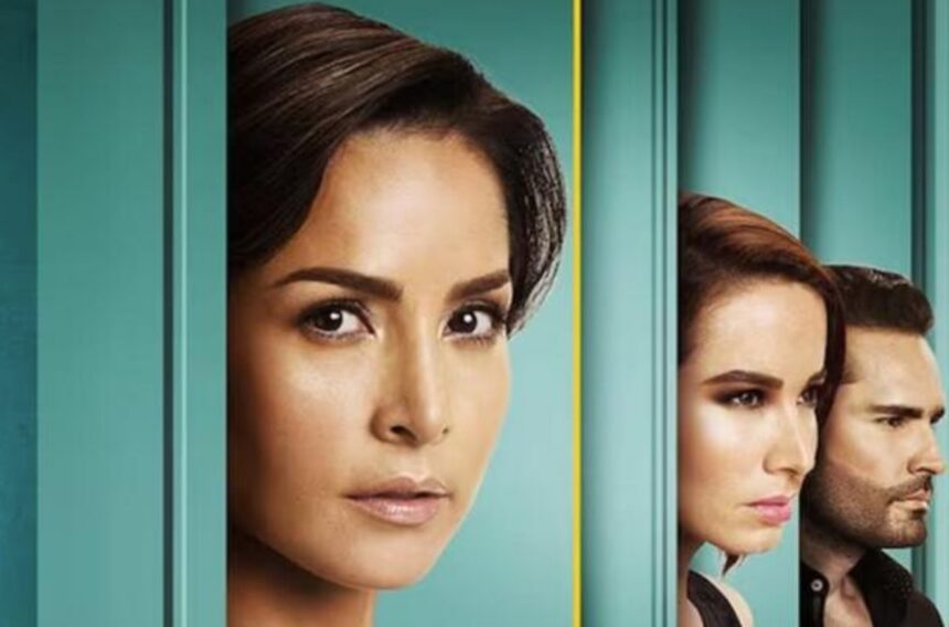 Atacante equipo de la serie 'Sin senos sí hay paraíso'