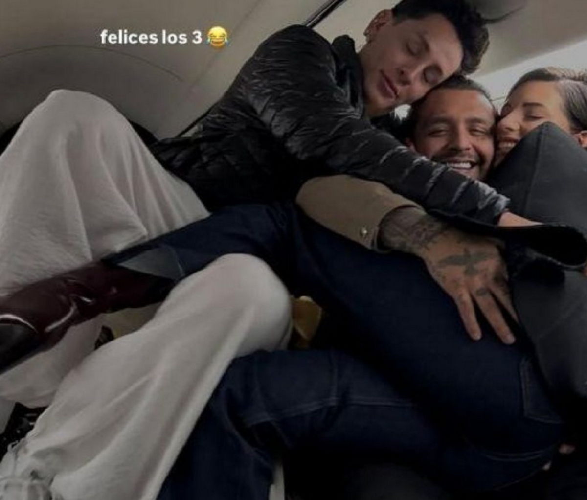 Kunno publica fotos de Christian Nodal y Ángela Aguilar