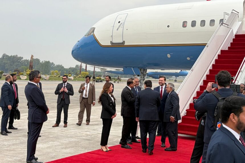 Vance arrives in Pakistan, JD Vance, Pakistan, Islamabad, war with Iran, QuéOnnda