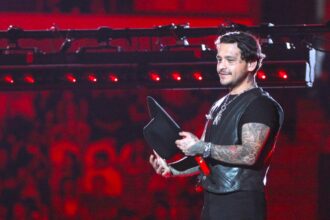 Christian Nodal Un vals