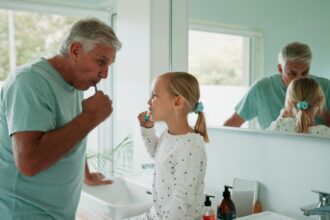 salud bucal tercera edad, salud bucal, tercera edad, cuidado de los dientes, Seniors, QuéOnnda