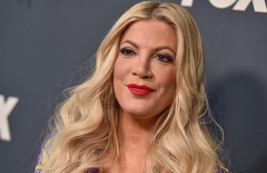 Tori Spelling suffers car accident