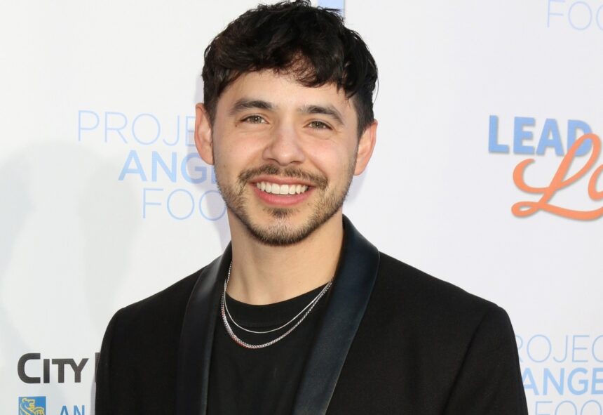 El cantante David Archuleta presenta su libro 'Devout'