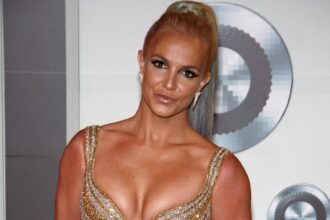 Britney Spears enters rehab