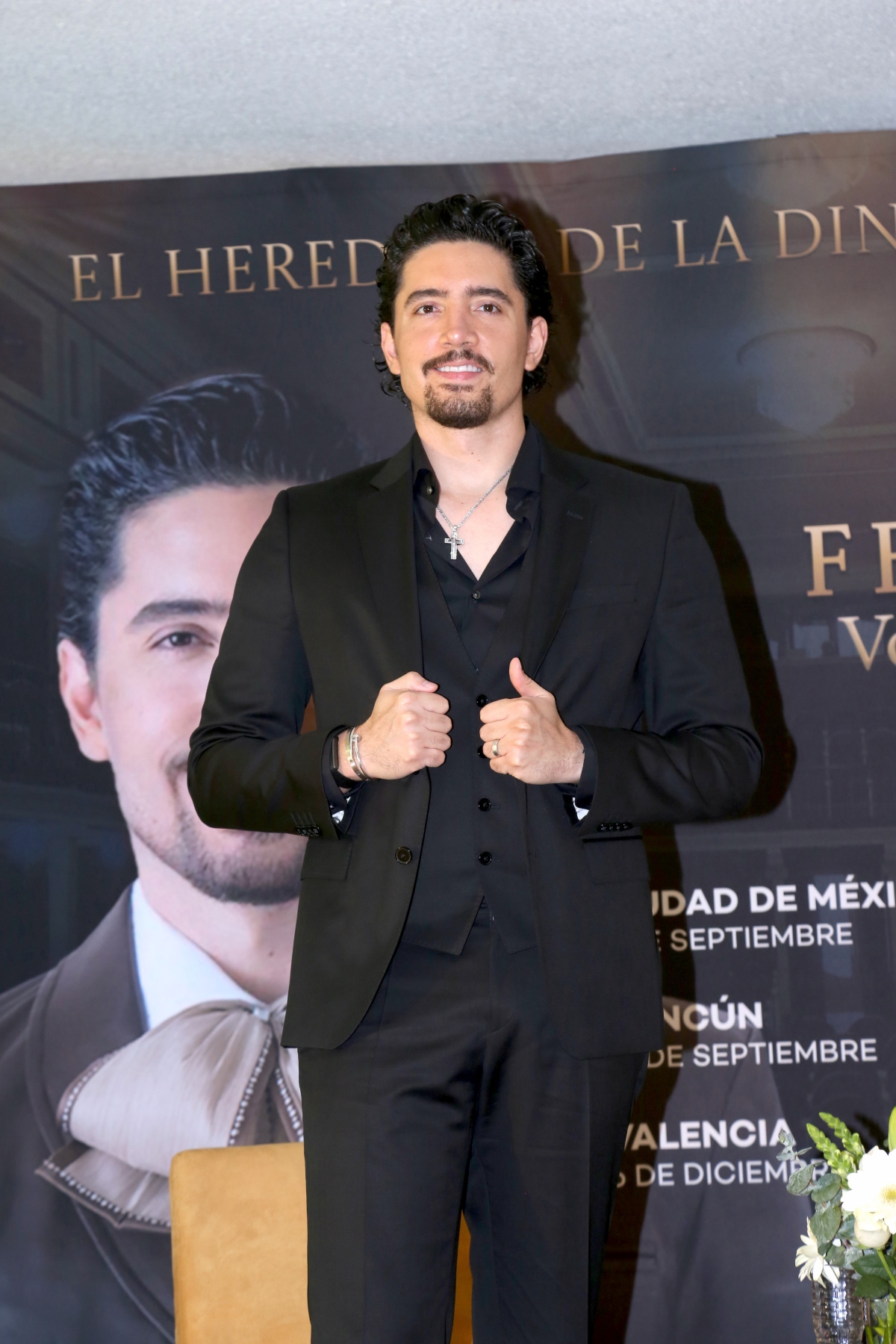 Alejandro Fernández y su hijo Álex estarían distanciados