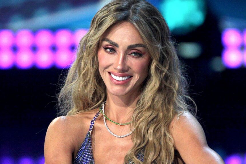 Anahi suffers severe accident and hurts her neck