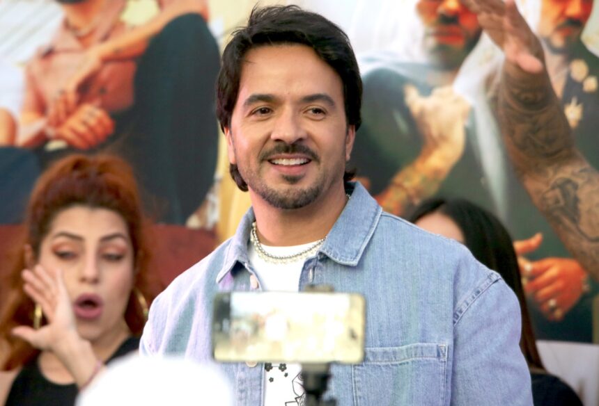 Luis Fonsi mourns the death of his grandmother