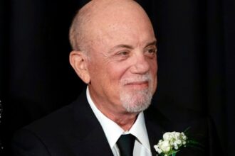 El cantante Billy Joel expresa su inconformidad por película biográfica