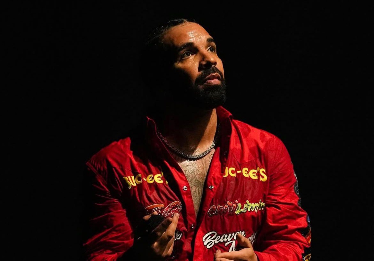 Drake le quita récord a Michael Jackson
