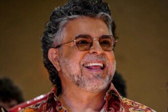 Luis Enrique releases his new album 'El alma en clave'.