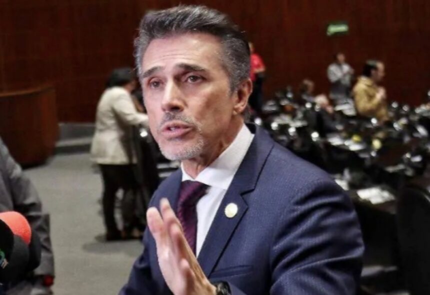 Sergio Mayer resigns as a member of the Morena party