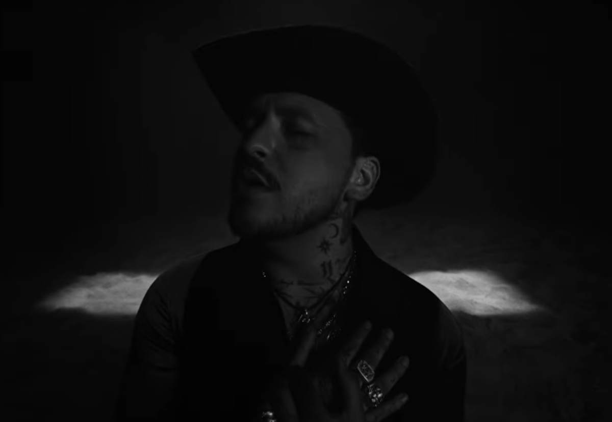 Christian Nodal se sincera en la canción