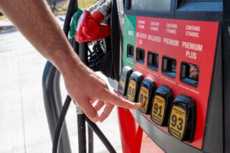 Impuesto a la gasolina, impuestos, taxes, gasolina, QuéOnnda