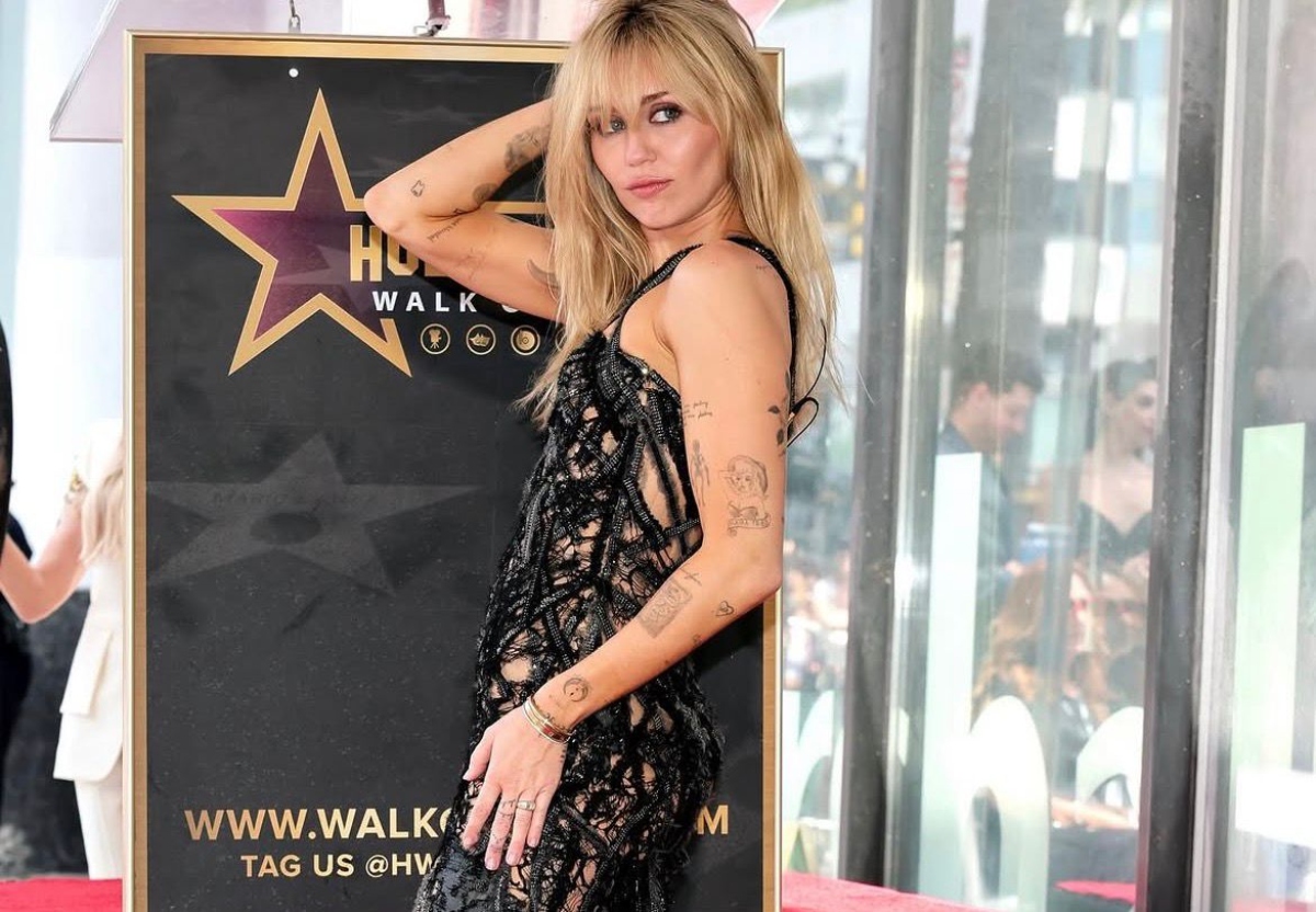 Miley Cyrus adopta una tortuga de 20 años