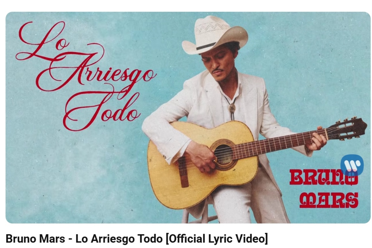 Bruno Mars sings Spanish