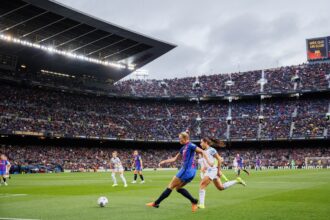 UEFA expulsa entrenador