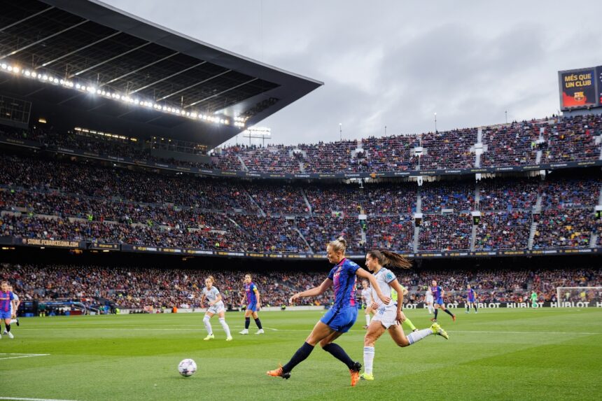 UEFA expulsa entrenador