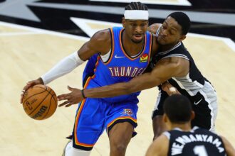 Thunder crushes Spurs