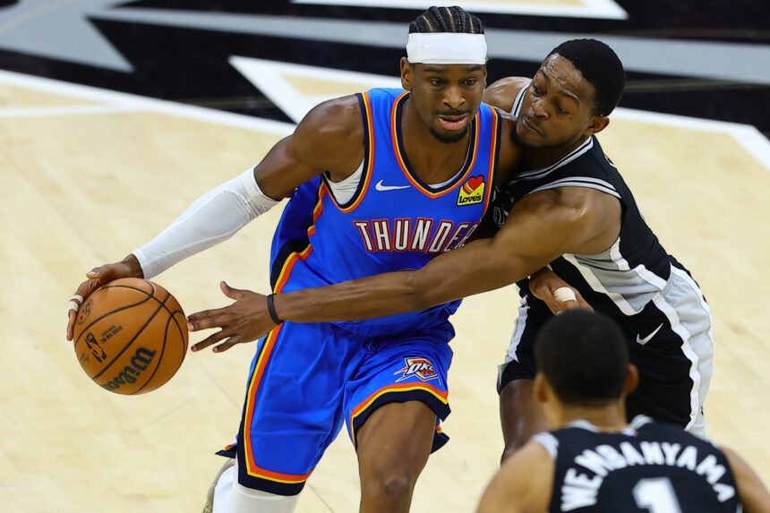Thunder crushes Spurs