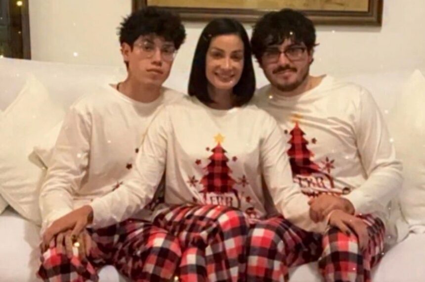 Ryan Muñiz hijo de Dayanara Torres salto pasarelas de moda