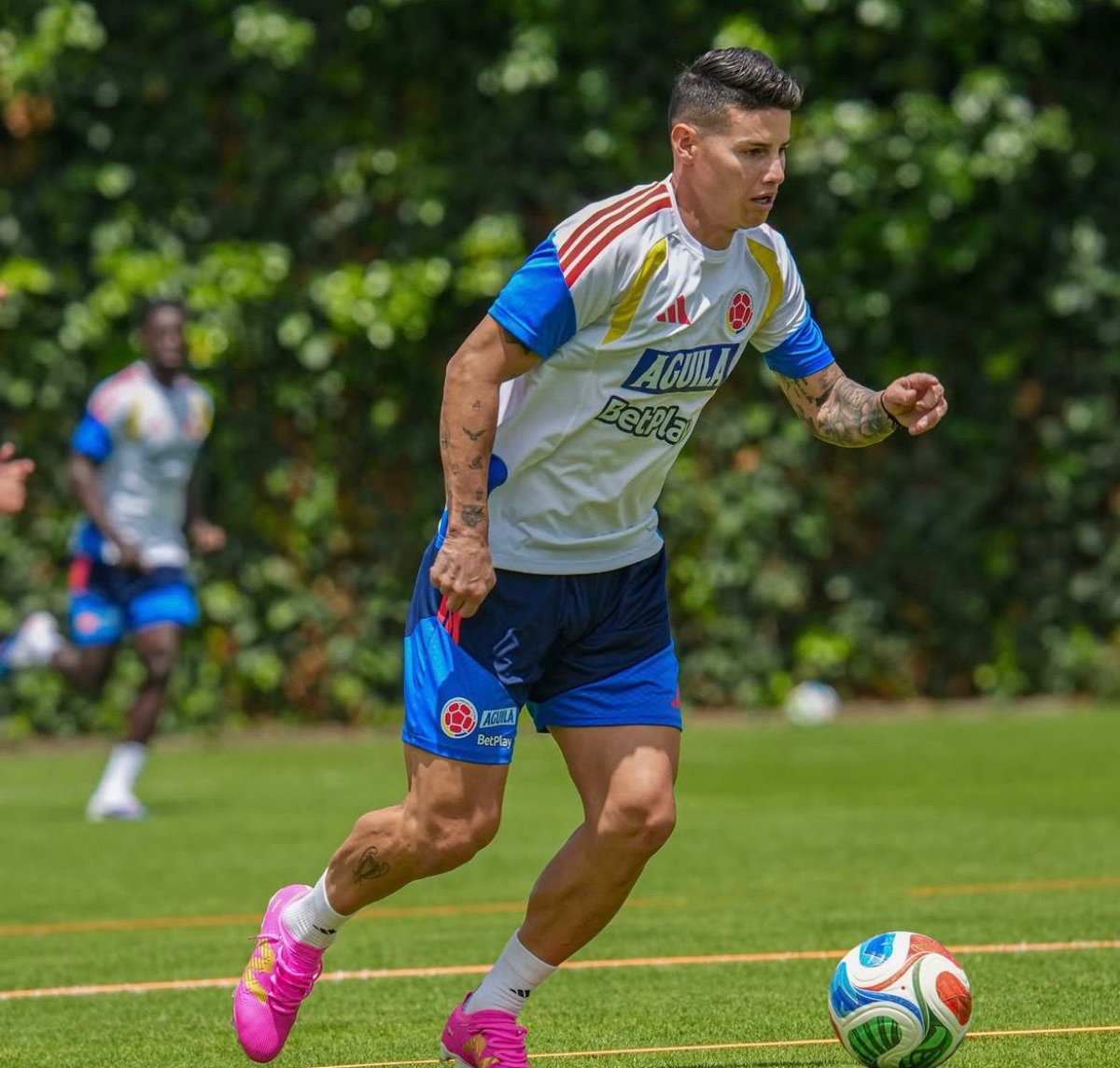 James Rodriguez reportedly denied a photo to President Gustavo Petro's daughter