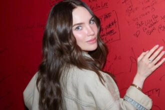 Belinda se une a Bad Bunny doblaje en español de 'Toy Story 5'