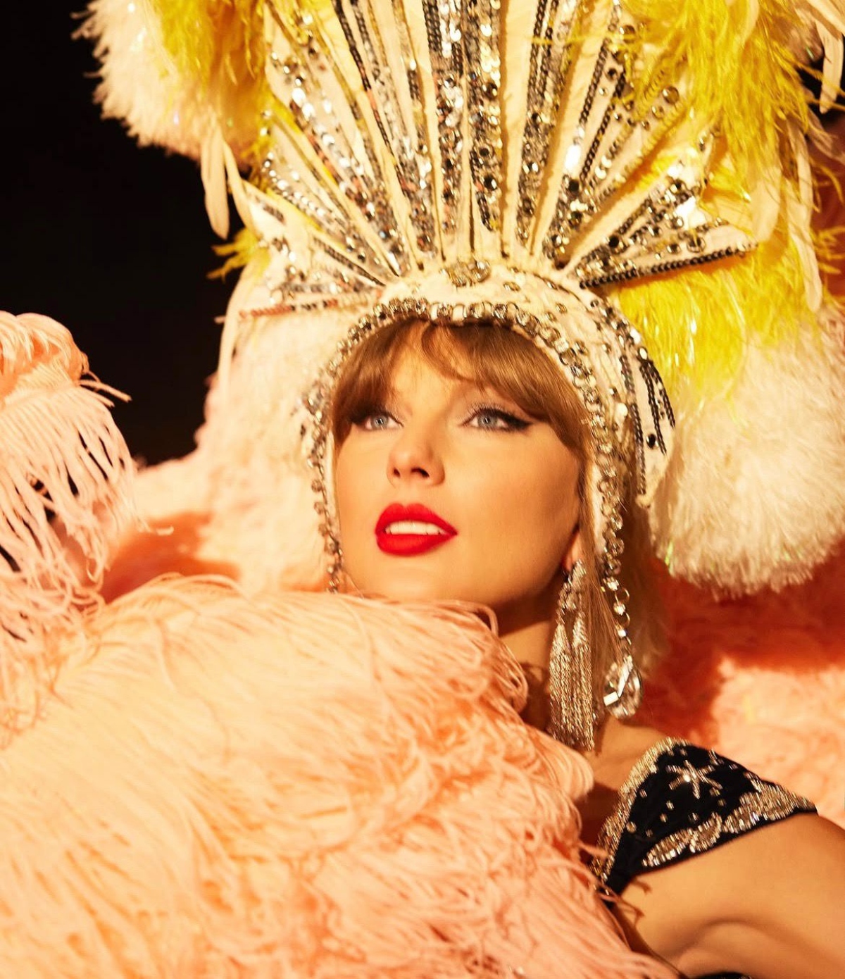 Taylor Swift raises her fortune to 2 billion dollars