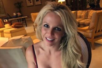 Britney Spears sorprende y cambia de look