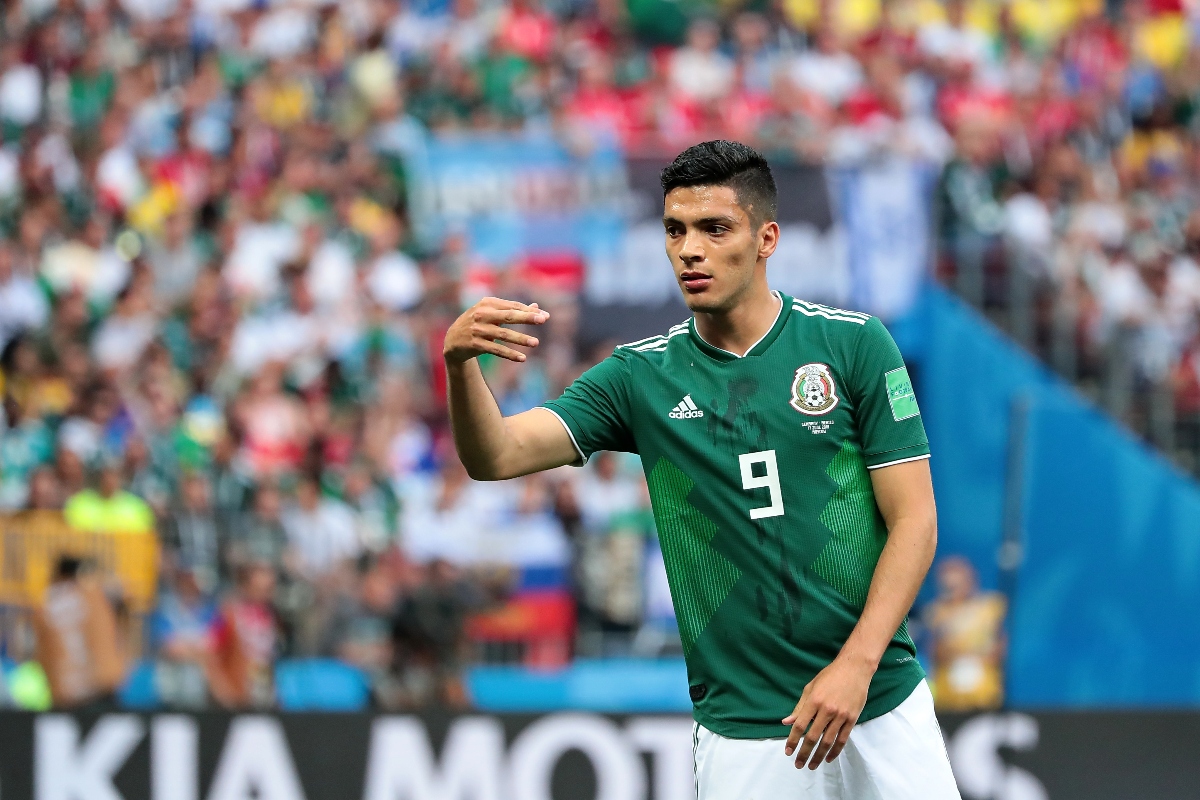 Raúl Jiménez record Chicharito